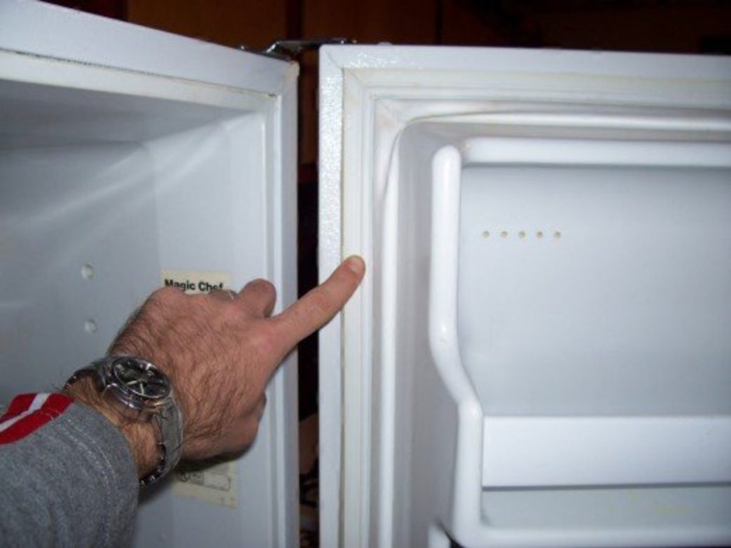 how to replace the gasket on a refrigerator door